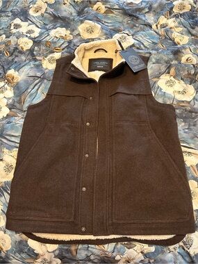 Cody James Men’s Sherpa-Lined Brown Vest